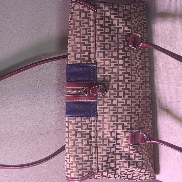 Tommy Hilfiger Handbag W/ Jean deatil - Picture 5 of 7